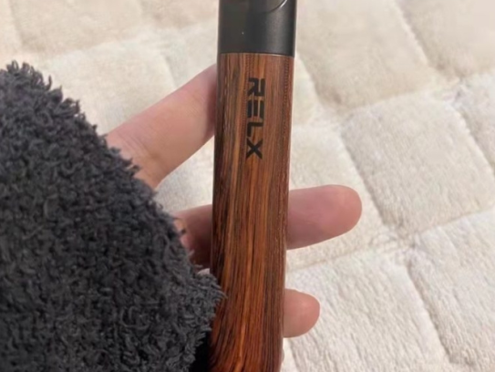 YOOZ柚子 vs RELX悦刻	，全方位对比帮你做出最佳选择